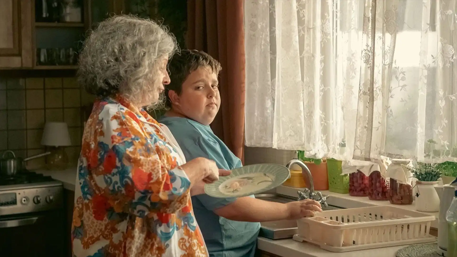 برای افسانه دیر است